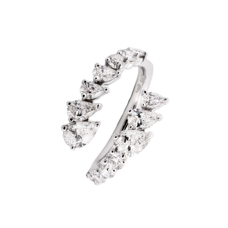 Setenta y Nueve ring, with pear-cut and brilliant-cut diamonds, a trend in fine jewelry