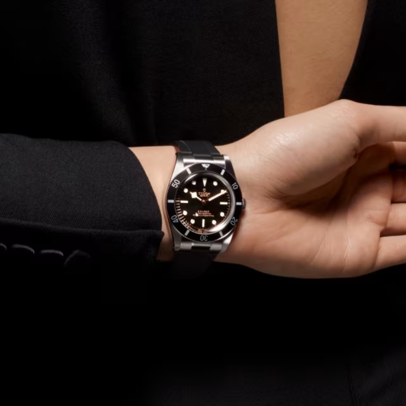 Tudor Black Bay 54 37 mm black with rubber strap | Relojería